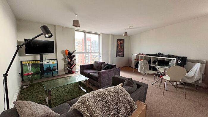 3 Bedroom Flat To Rent In Worrall Street, Salford, M5