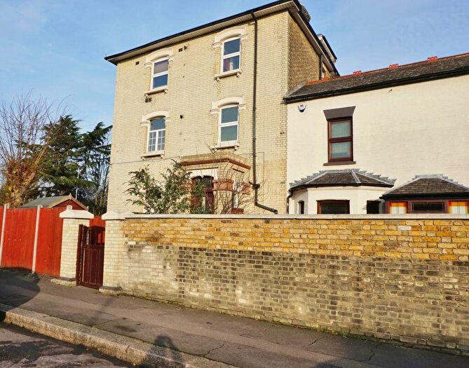 1 Bedroom Flat To Rent In Wanstead, E11