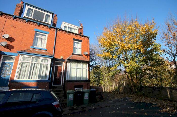 6 Bedroom Terraced House To Rent In Graham Grove, Burley, Leeds, LS4
