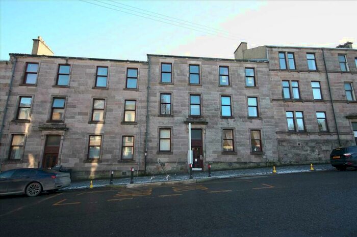 2 Bedroom Flat To Rent In Brachelston Street, Greenock, Greenock, PA16