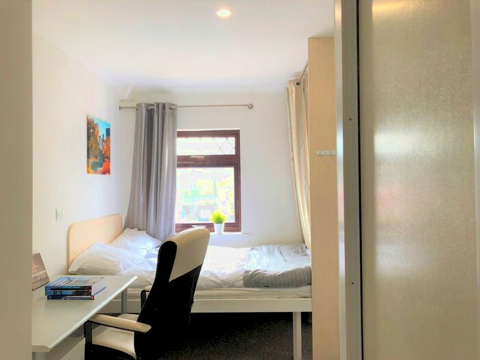 1 Bedroom Semi-Detached House To Rent In Charter Avenue, Coventry, West Midlands, CV4