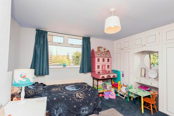 4 Bedroom Detached House For Sale In Summerfield Grove, Baildon, Shipley, BD17