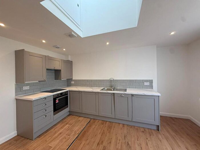 1 Bedroom Apartment To Rent In New Street, Worthing, BN11