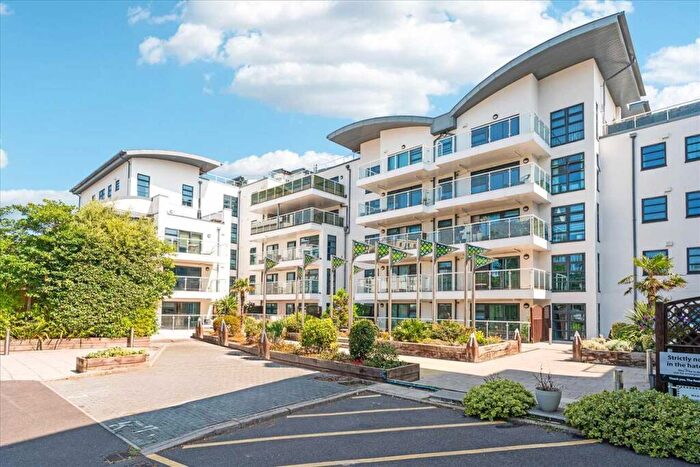 3 Bedroom Apartment To Rent In The Reef, Boscombe Spa Road, Bournemouth, BH5