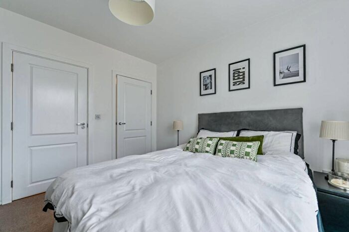 2 Bedroom Flat For Sale In Vitruvian Court, , Limehouse, London, E14