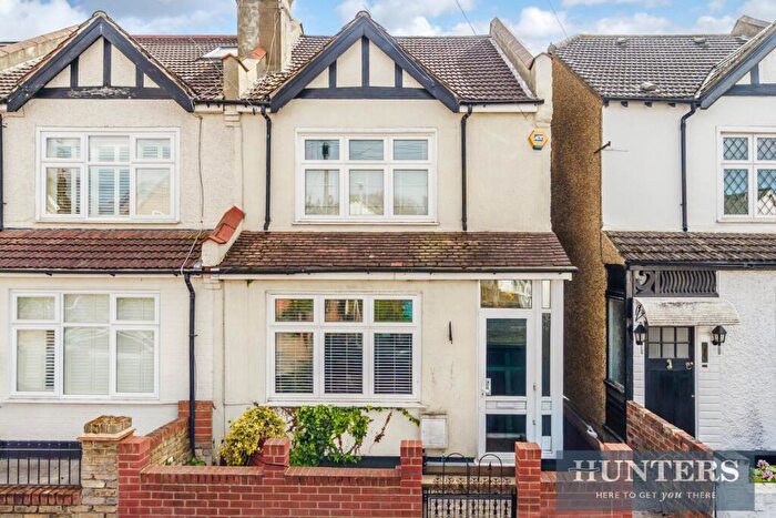 4 Bedroom Semi-Detached House For Sale In Mount Pleasant Road, New Malden, KT3