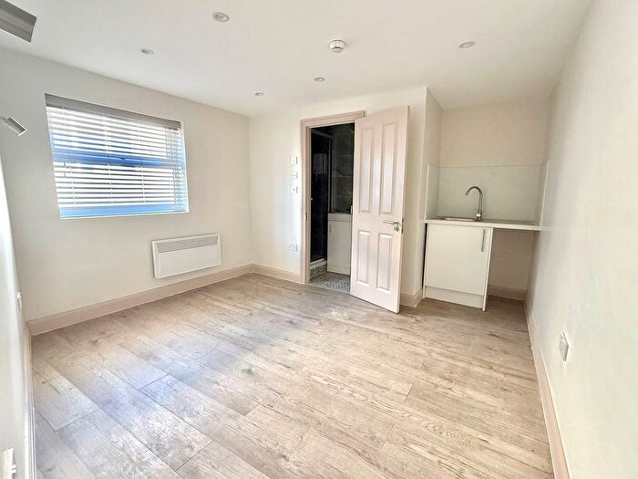 1 Bedroom Flat To Rent In A Hitchin Street, Biggleswade, SG18