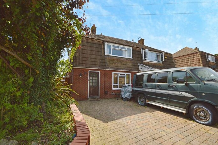 3 Bedroom Semi Detached House For Sale In Aveling Close, Hoo, Rochester, Kent, ME3