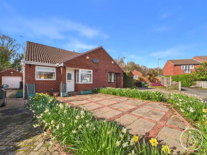 2 Bedroom Semi-Detached Bungalow For Sale In Cranewells Rise, Leeds, LS15