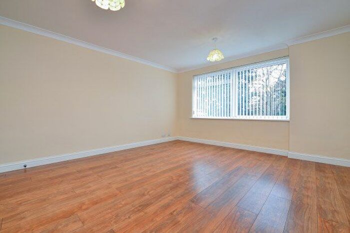 2 Bedroom Flat To Rent In Marlborough Close, Orpington, BR6