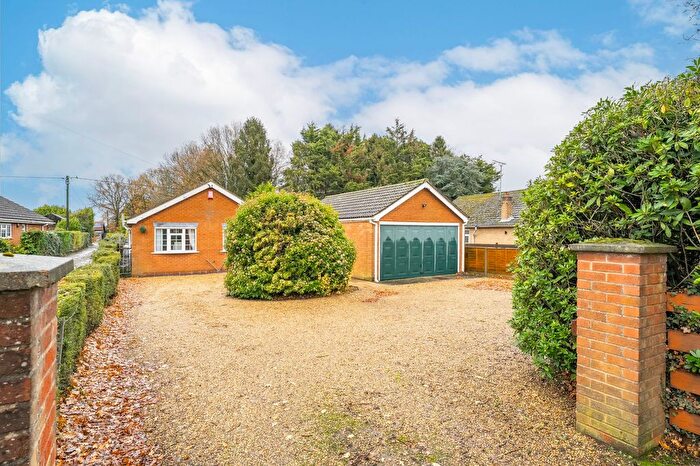 4 Bedroom Bungalow For Sale In Norwich Road, Salhouse, NR13