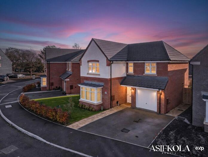 4 Bedroom Detached House For Sale In Battalion Drive, Sutton Coldfield, B75