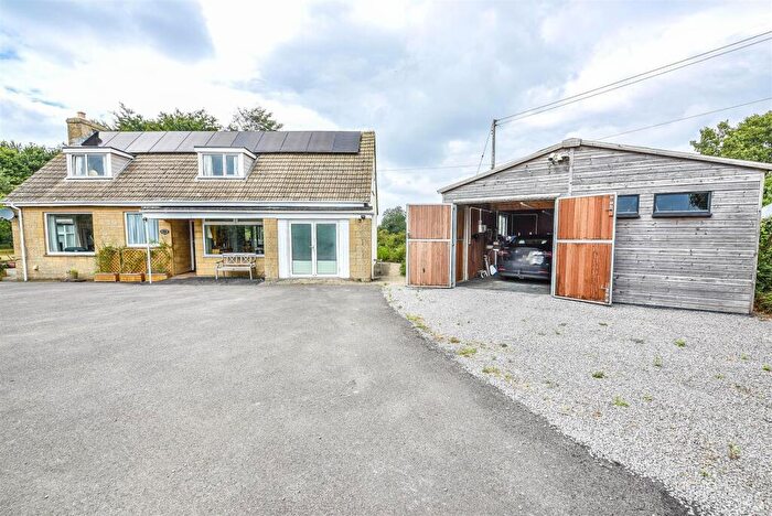 4 Bedroom Cottage For Sale In Dursley Road, Cambridge, GL2
