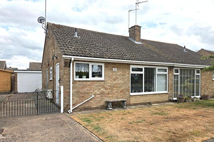 2 Bedroom Semi-Detached Bungalow For Sale In Wells Grove, Goole, DN14