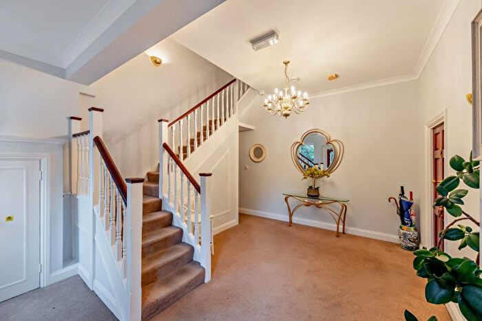 2 Bedroom Apartment To Rent In Frithwood Avenue, HA6