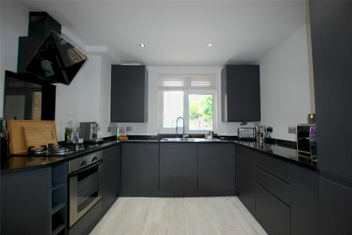 3 Bedroom Maisonette To Rent In Leigham Court Road, Streatham, SW16