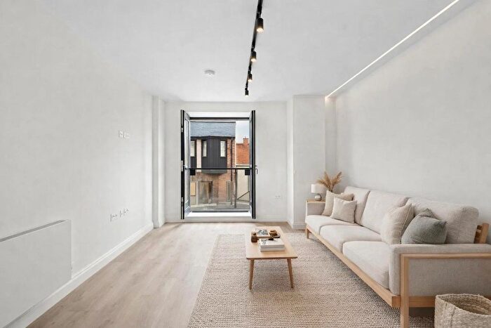 2 Bedroom Flat To Rent In Akeman Honours, Akeman Street, Tring, HP23