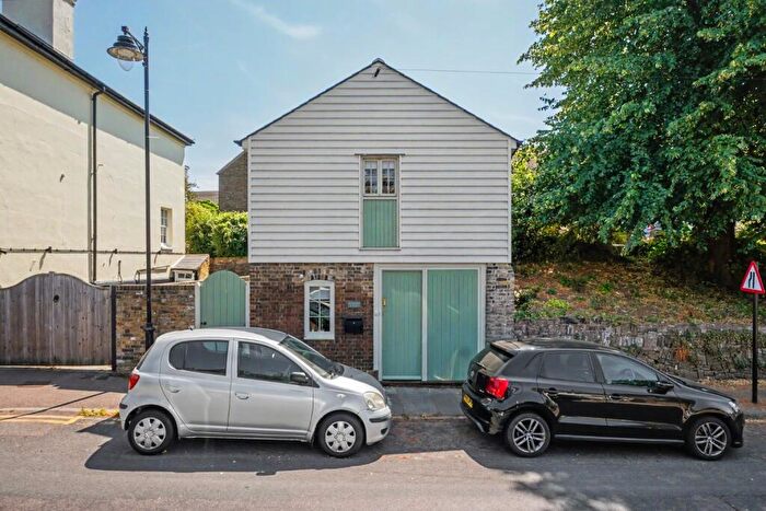 2 Bedroom Detached House For Sale In South Road, Faversham, Kent, ME13