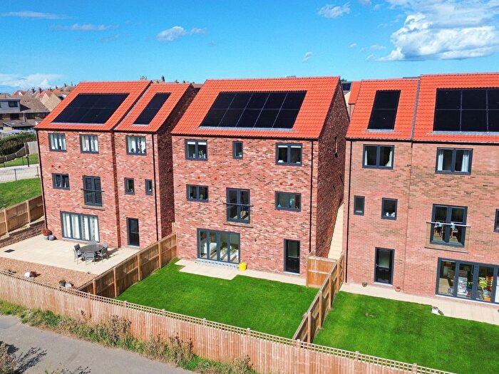 4 Bedroom Detached House For Sale In Joseph Banks Drive, Whitby, YO22