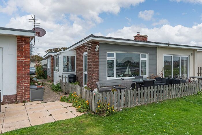 2 Bedroom Mobile/park Home For Sale In Hook Lane, Warsash, SO31