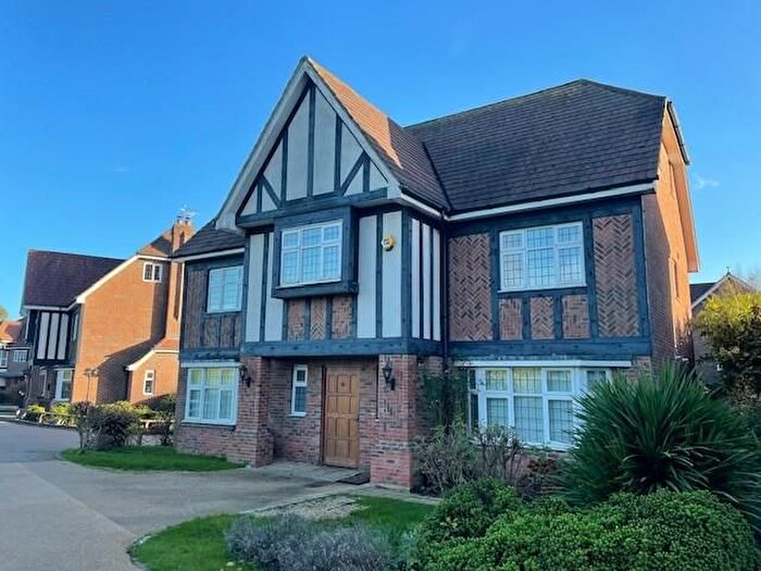 5 Bedroom Detached House To Rent In Augustus Close, Stanmore, HA7