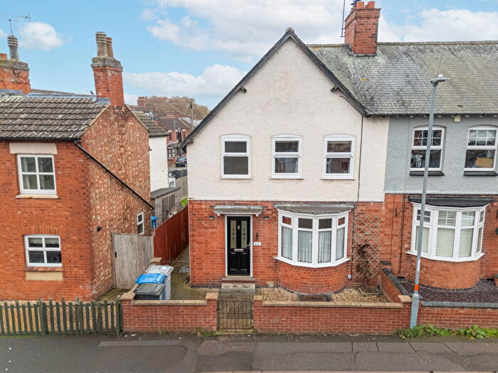 3 Bedroom End Of Terrace House For Sale In Regent Street, Desborough, NN14