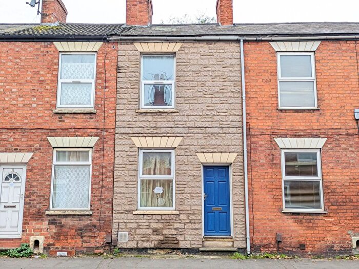 2 Bedroom Terraced House To Rent In Manthorpe Road, Grantham, NG31