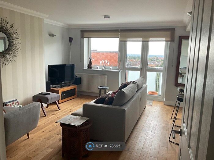 2 Bedroom Flat To Rent In Carew House, London, SW16