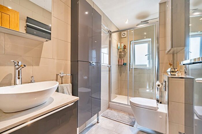 2 Bedroom Flat For Sale In Saville Court Station Road, Billingshurst, RH14
