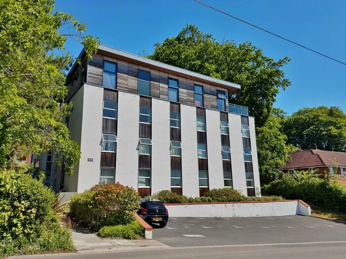 2 Bedroom Flat To Rent In Winchester, SO22