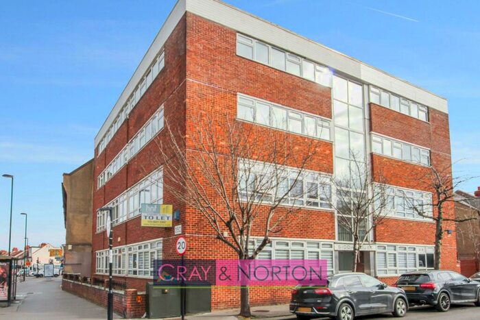 2 Bedroom Flat To Rent In Lower Addiscombe Road, Addiscombe, CR0