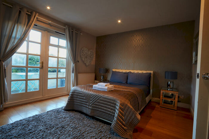 2 Bedroom Apartment To Rent In Sydenham Villas Road, GL52