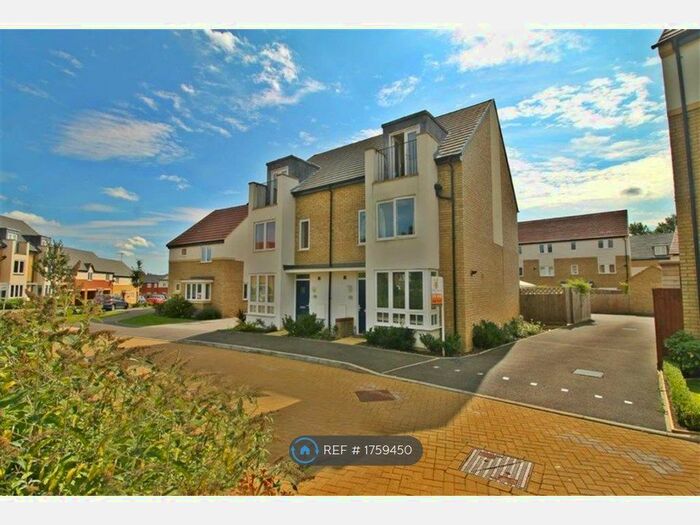 4 Bedroom Terraced House To Rent In Gyosei Gardens, Willen Park, Milton Keynes, MK15