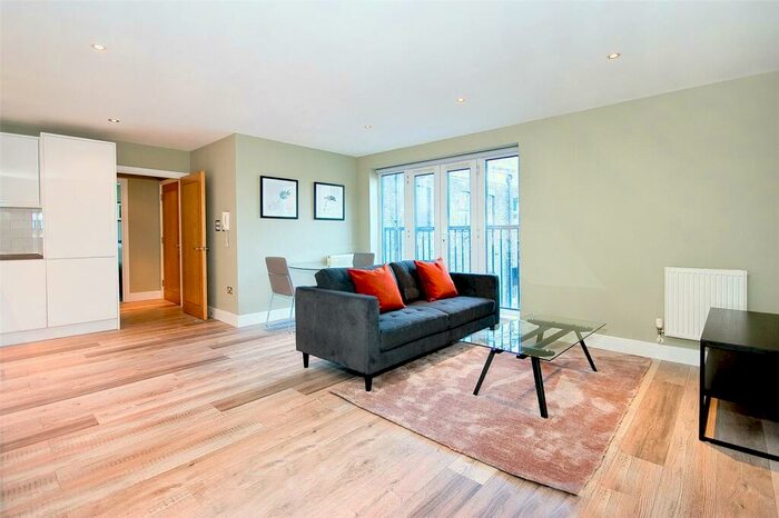 1 Bedroom Apartment To Rent In Goswell Road, EC1V