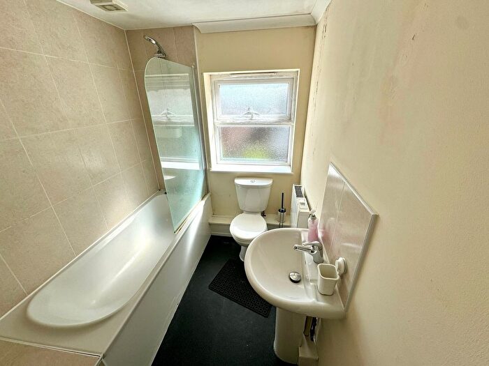 1 Bedroom Flat To Rent In Bower Lane, Maidstone, ME16