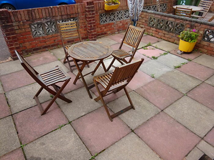 4 Bedroom Terraced House To Rent In Looe Road, St Davids, Exeter, EX4