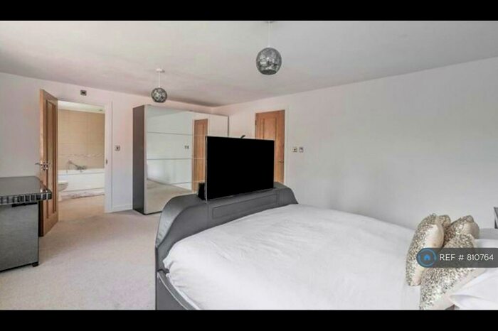 5 Bedroom Detached House To Rent In St. Bernards Road, Solihull, B92