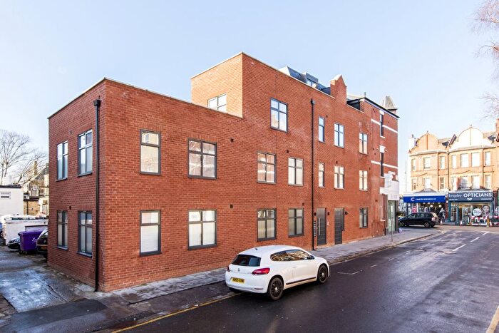 Studio To Rent In Princes Avenue, London, N3