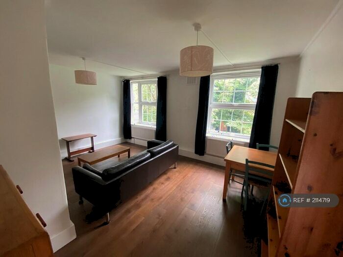 2 Bedroom Flat To Rent In Lordship Road, London, N16