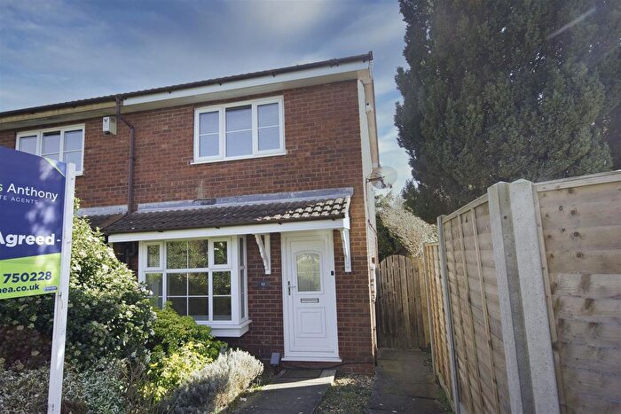 2 Bedroom End Of Terrace House To Rent In Shard Close, Northampton, NN4