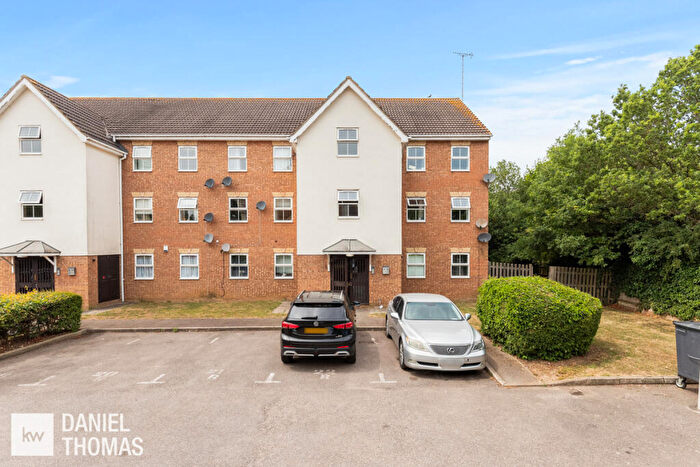 2 Bedroom Apartment For Sale In Osprey Road, Waltham Abbey, EN9