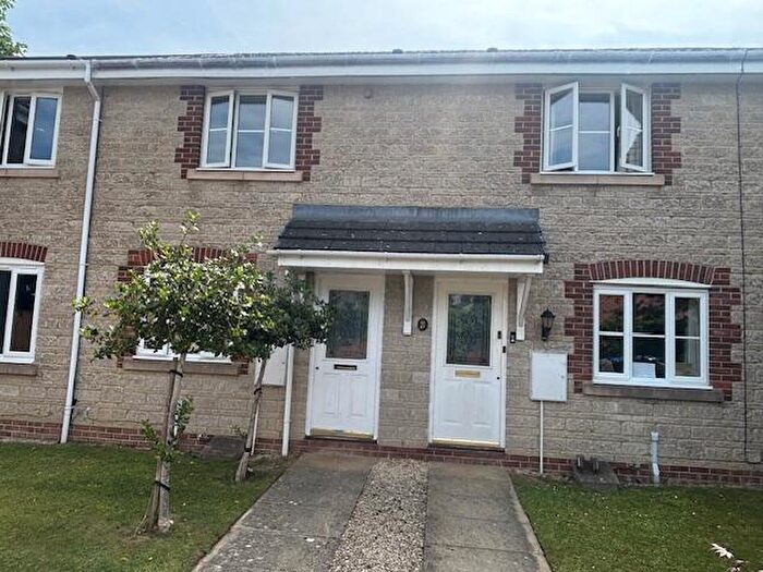 2 Bedroom House To Rent In Woodsage Way, Calne, SN11