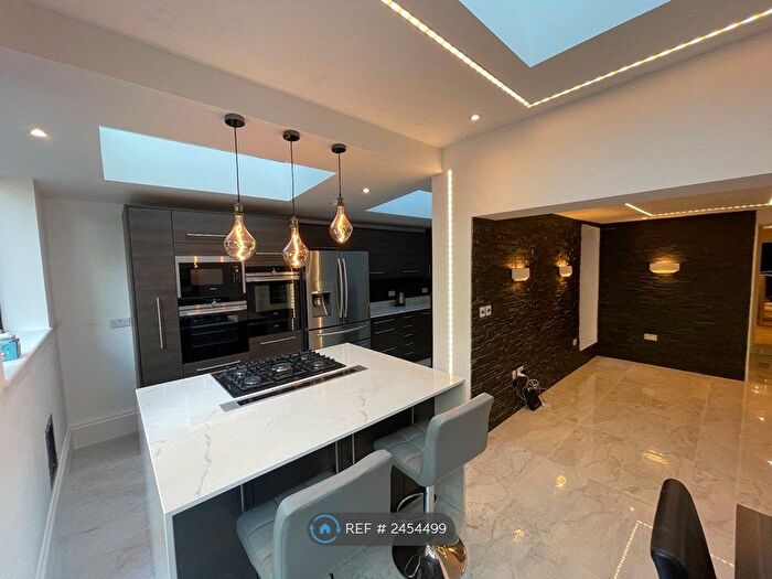 2 Bedroom Flat To Rent In Shirland Road, London, W9