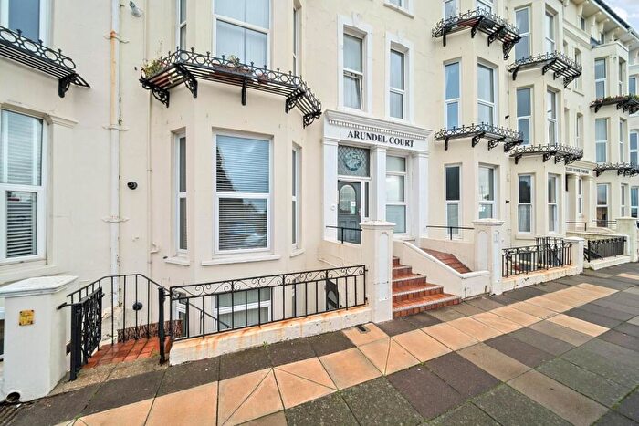 1 Bedroom Flat To Rent In Arundel Court, South Parade, Southsea, PO5