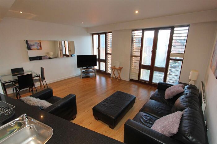 2 Bedroom Flat To Rent In Dock Street, Leeds, LS10