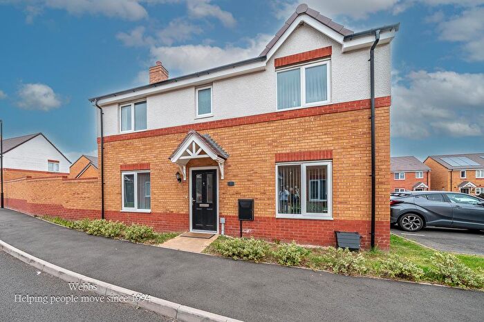 3 Bedroom Detached House For Sale In Zinc Close, Walsall, WS3
