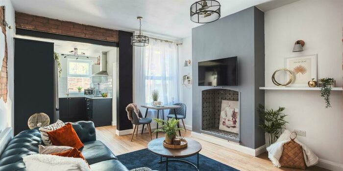 4 Bedroom House To Rent In Peach St, DE22