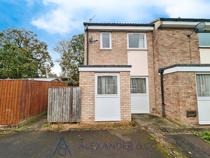 2 Bedroom End Of Terrace House To Rent In Lancaster Close, Bicester, OX26