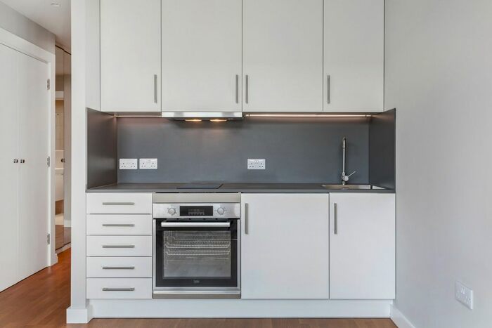 Studio To Rent In Cranbrook Road, Ilford, IG1