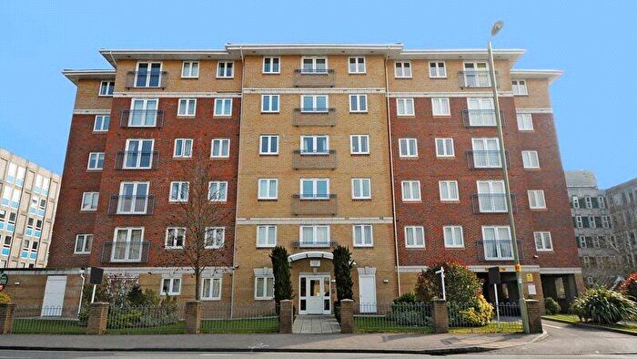 2 Bedroom Apartment For Sale In Chapter House, Farnborough Road, Farnborough, GU14